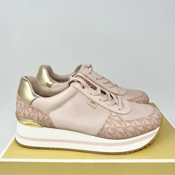 Michael Kors Monique Trainers
Size 7.5 - Picture 2 of 9